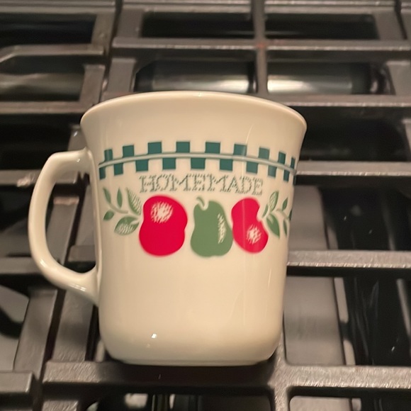 Vintage farm fresh homemade Corningware mugs. Set of 2 EUC!! - Picture 6 of 6